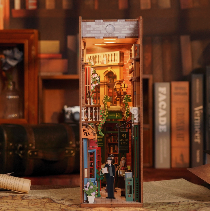 84 Charing Cross Road Bookshop Miniature Book Nook Kit