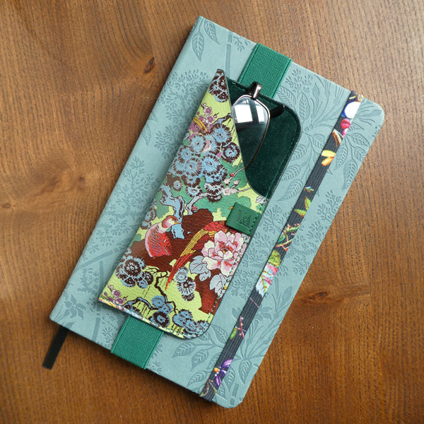 V&A Bookaroo Glasses Pouch